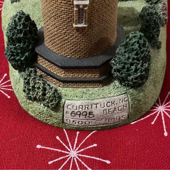 1995 Harbor Lights Currituck Beach Lighthouse - Picture 2 of 5